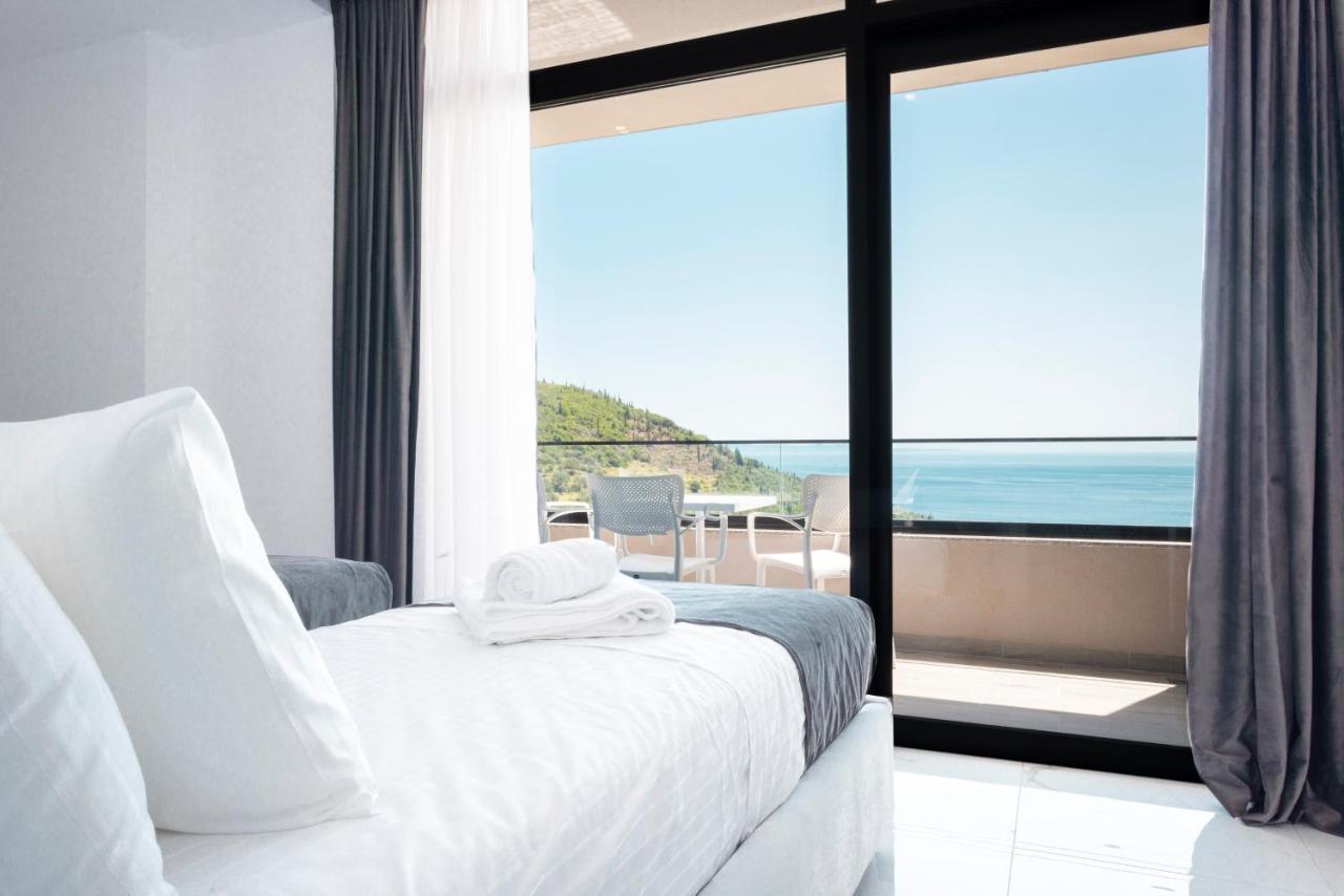 Wait 'N Sea Hotel Himare Exterior photo