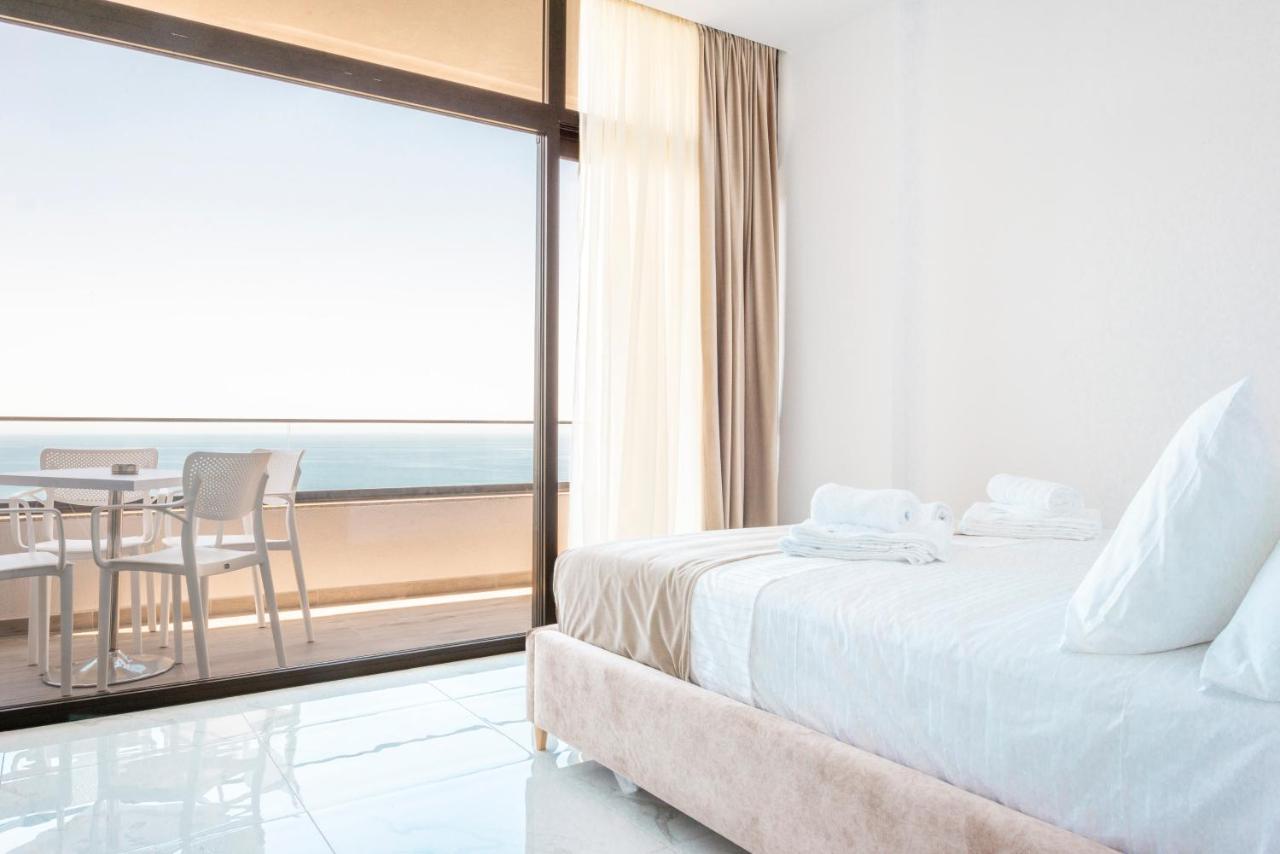 Wait 'N Sea Hotel Himare Exterior photo