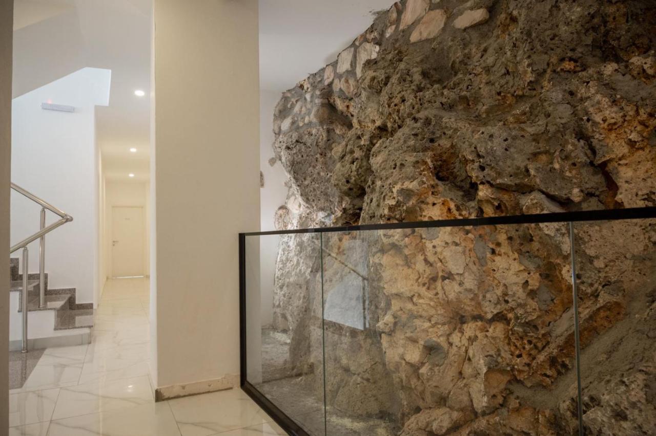 Wait 'N Sea Hotel Himare Exterior photo