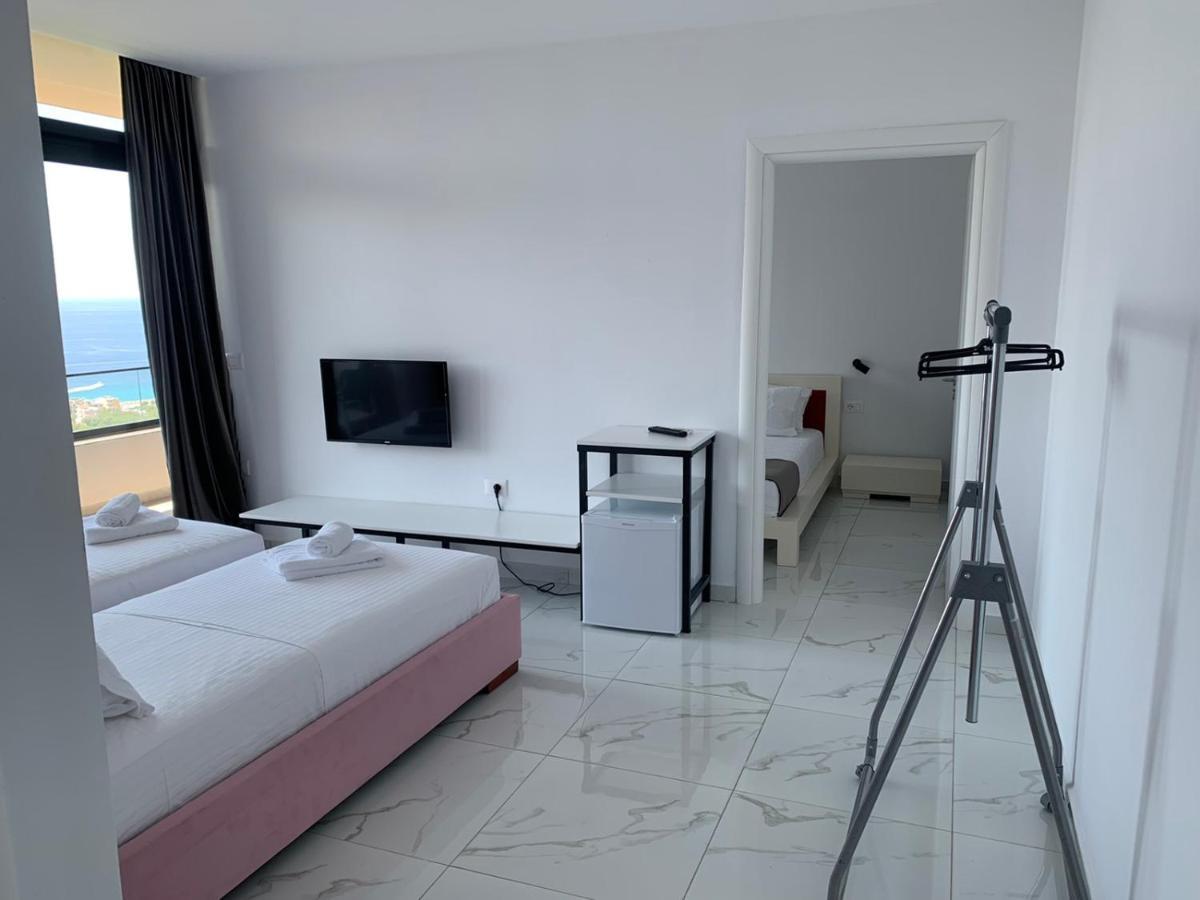 Wait 'N Sea Hotel Himare Exterior photo