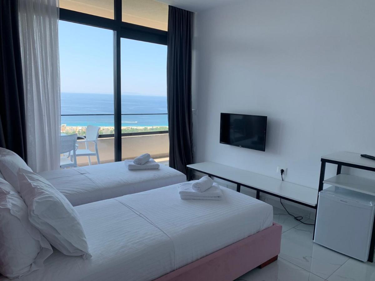 Wait 'N Sea Hotel Himare Exterior photo