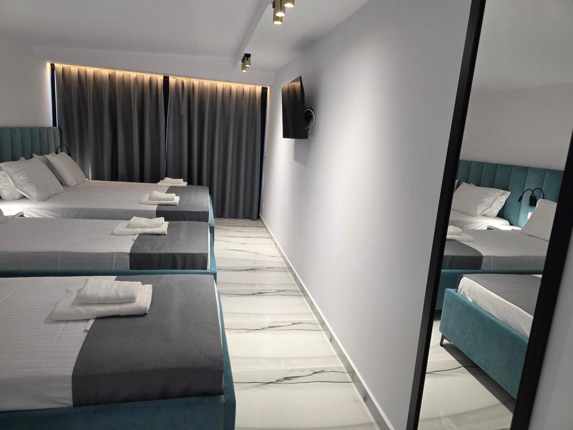 Wait 'N Sea Hotel Himare Exterior photo