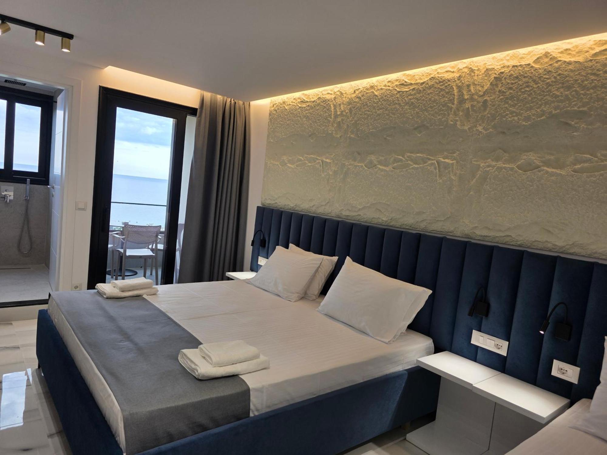 Wait 'N Sea Hotel Himare Exterior photo