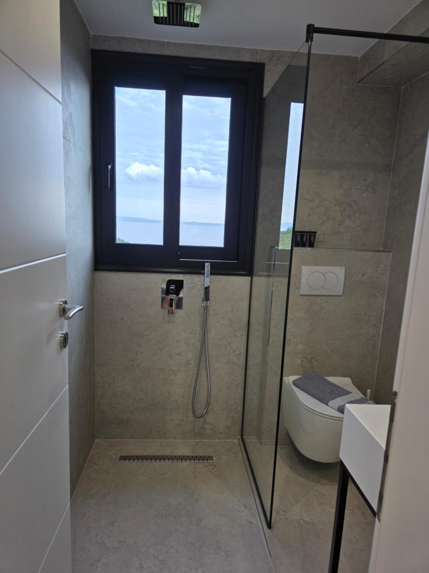Wait 'N Sea Hotel Himare Exterior photo